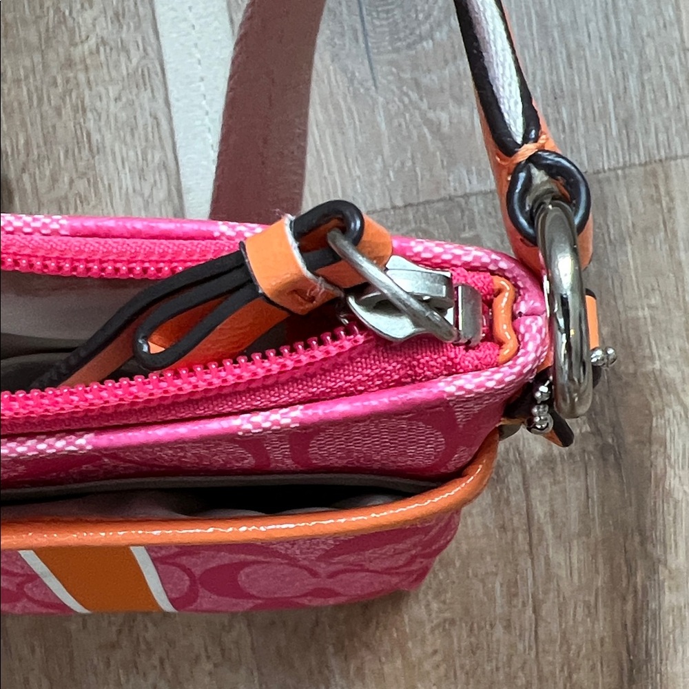 Coach ⭐️ Vibrant Pink and Orange Crossbody Bag - Picture 9 of 10